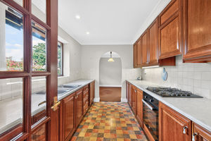 Kitchen- click for photo gallery